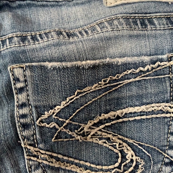 Women’s Silver capris - Picture 7 of 8